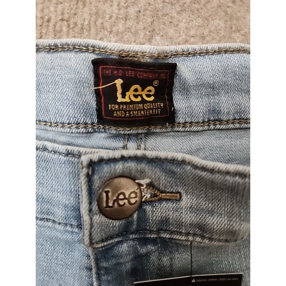 Lee Legendary Mid Rise Capri Jeans Womens 18 Light Blue Raw Hem Stretch NEW - Picture 9 of 11
